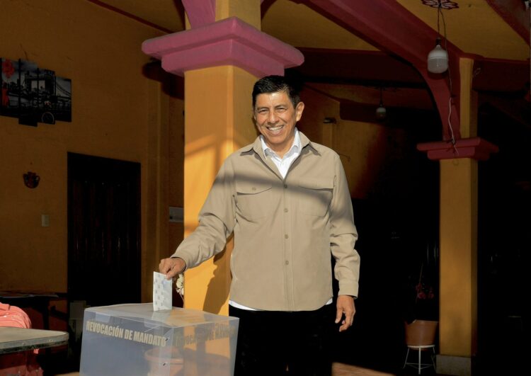 Salomón Jara: Inicia revocación con baja participación