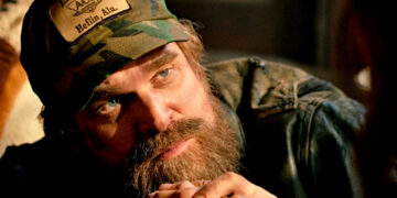 Abandona David Harbour filme