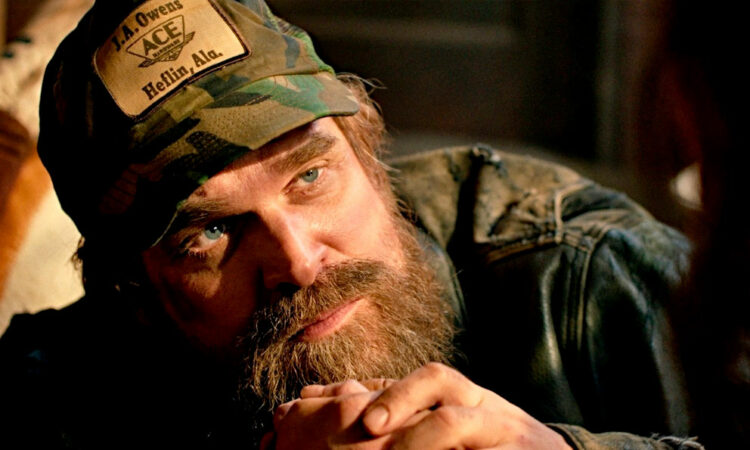 Abandona David Harbour filme