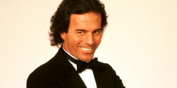 Testimonios de figuras mexicanas reavivan las acusaciones de conducta inapropiada contra Julio Iglesias