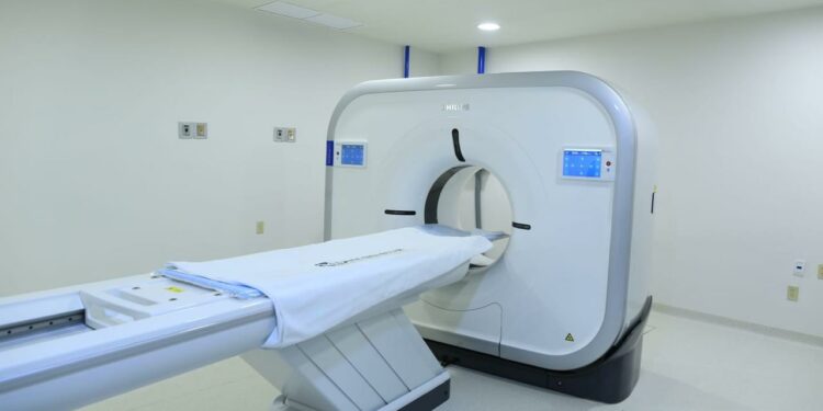 Supervisa el gobernador Américo Villarreal obra del Hospital General en Cd. Madero