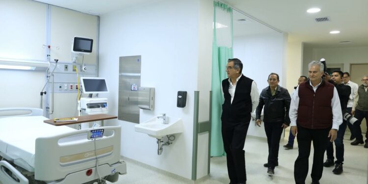 Supervisa el gobernador Américo Villarreal obra del Hospital General en Cd. Madero