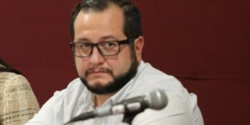 Hijo de AMLO acusa a IA de lanzar insultos y “acoso automatizado”