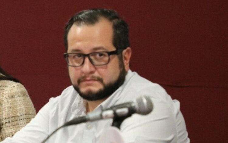 Hijo de AMLO acusa a IA de lanzar insultos y “acoso automatizado”