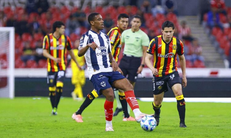 Rayados golea 3-0 y avanza a la final de la Copa Pacífica