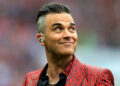 Robbie Williams lanza por sorpresa ‘Britpop’, su decimotercer álbum de estudio