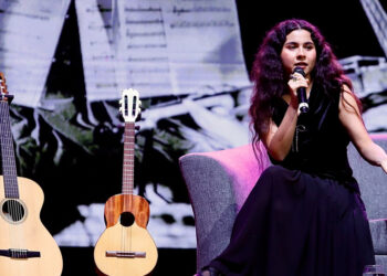 Silvana Estrada consolida su gira ‘Vendrán Suaves Lluvias’ con tres fechas agotadas en el Teatro Metropólitan.