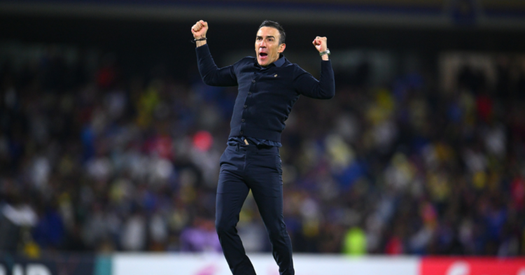 Vicente Sánchez lanza dardo a Larcamón y Cruz Azul