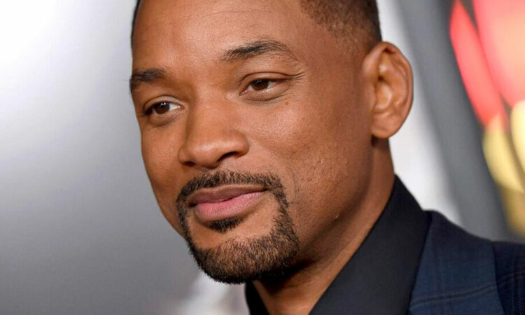 Niega Will Smith acusaciones de acoso sexual; ex violinista lo demanda por despido injustificado.