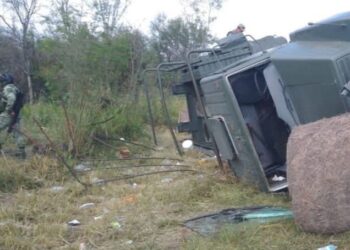 Reportan un militar fallecido y tres heridos tras volcadura en Altamira.
