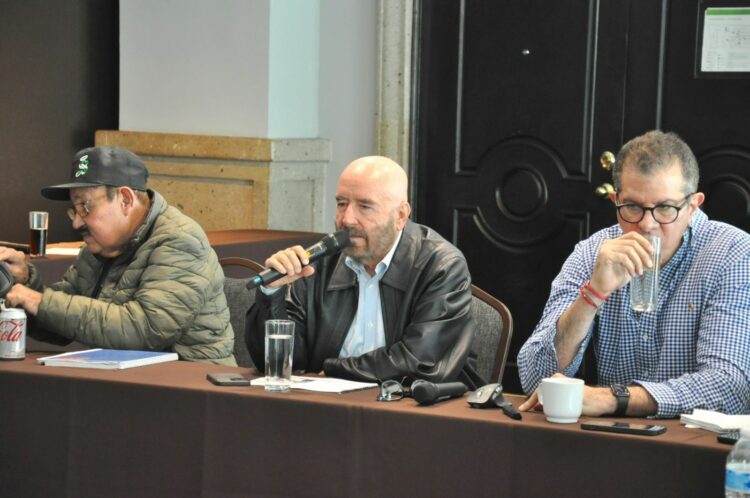 Analizan tecnificación y uso eficiente del agua en el Distrito de Riego 026