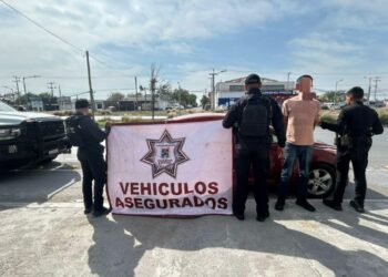 Guardia Estatal halla auto robado y auxilia a hombre en Reynosa