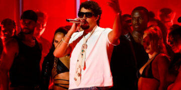 Demandan a Bad Bunny por 16 millones de dólares por uso no autorizado de voz en dos canciones.