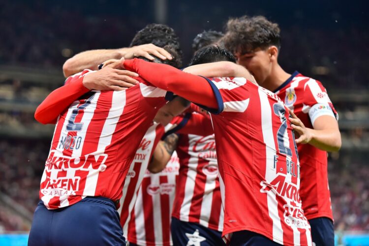 Ricardo Marín brilla en el triunfo de Chivas ante Leones Negros