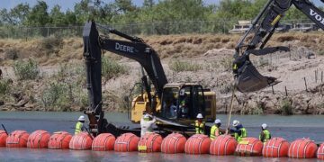 Boyas en el río Bravo reducen cruces migratorios frente a Matamoros