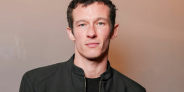 Supera Callum Turner a Aaron Taylor-Johnson como favorito en las apuestas para ser el nuevo James Bond.