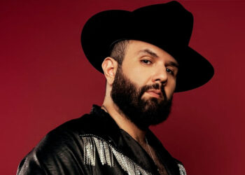 ¡Al nivel de Bad Bunny! Carín León arrasa con 10 nominaciones en Premio Lo Nuestro y hace historia.