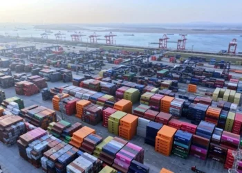 Exportaciones de México a EU crecen por séptimo mes, pero pierden impulso