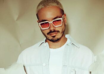 J Balvin es nombrado capitán para el partido oficial de ‘flag football’ del Super Bowl LX.