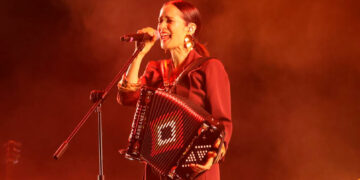 Un viaje al corazón de Tijuana: Julieta Venegas regresa a sus raíces con el álbum “Norteña”.