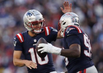 New England elimina a Chargers: Debut triunfal de Drake Maye