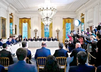 Trump presiona a petroleras para millonaria inversión tras cambios políticos en Venezuela