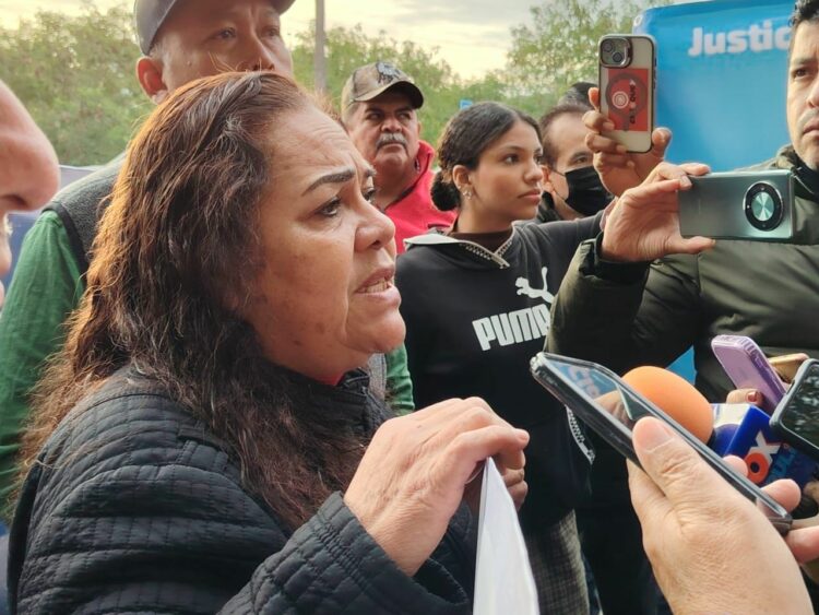Familiares de “La Rana” denuncian detención arbitraria y abordan al Gobernador.