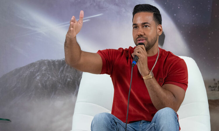 Romeo Santos se disculpa tras polémica por comentarios sobre inmigrantes