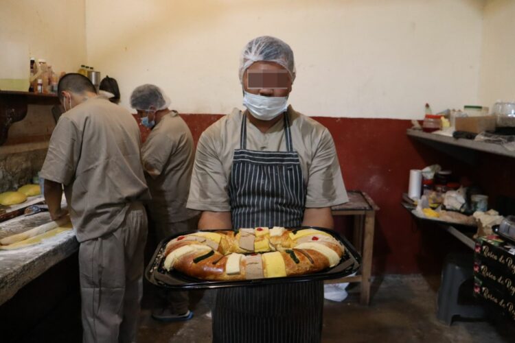 Roscas con causa: PPLs del CEDES Victoria hornean sabor y segundas oportunidades