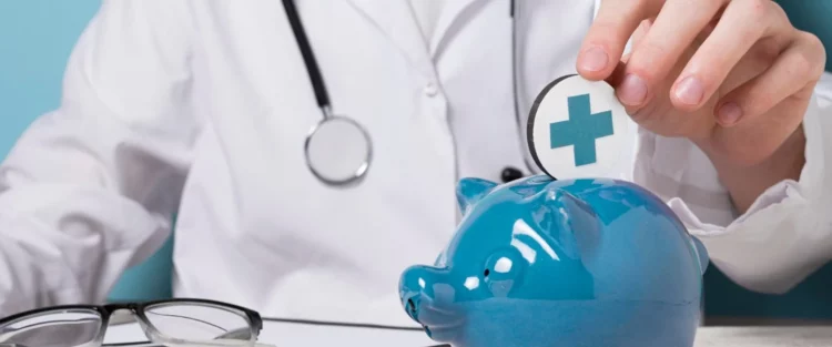 Aumentarán hasta 30% seguros médicos por cambio fiscal federal