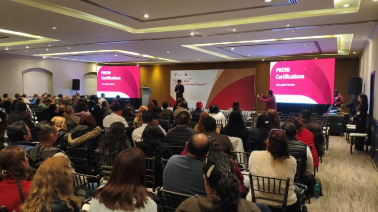 Capacitan en Tampico a 300 docentes de inglés en encuentro pedagógico estatal