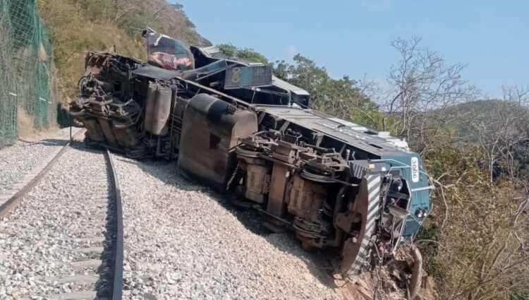 FGR atribuye accidente del Tren Interoceánico a exceso de velocidad; ya hay acción penal