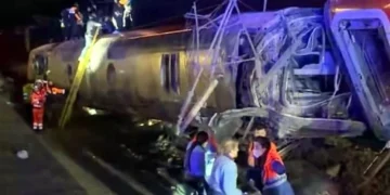 Choque entre dos trenes en España deja al menos cinco muertos y varios heridos