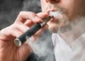México prohíbe venta y producción de vapeadores y cigarros electrónicos