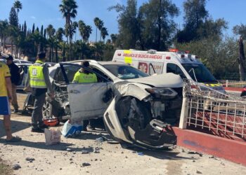 Accidente frente al Santuario de Guadalupe deja dos lesionados