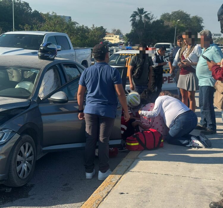 Mujer y menor hospitalizadas tras fuerte “carambola” en El Planetario