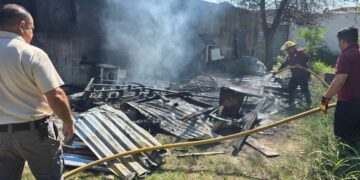 Jornada de siniestros: Reportan pérdida total de tejabán y quema de pastizales