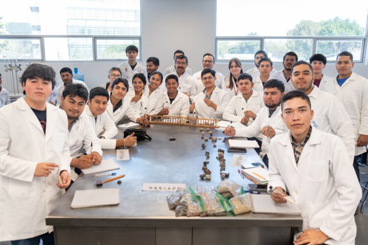 Impulsa rector de la UAT lazos con la comunidad de la Facultad de Ingeniería y Ciencias Campus Victoria