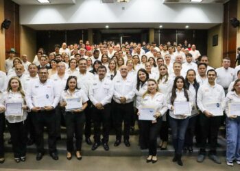 Forma la UAT profesionistas más competitivos para el nuevo mercado laboral de México