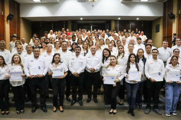Forma la UAT profesionistas más competitivos para el nuevo mercado laboral de México