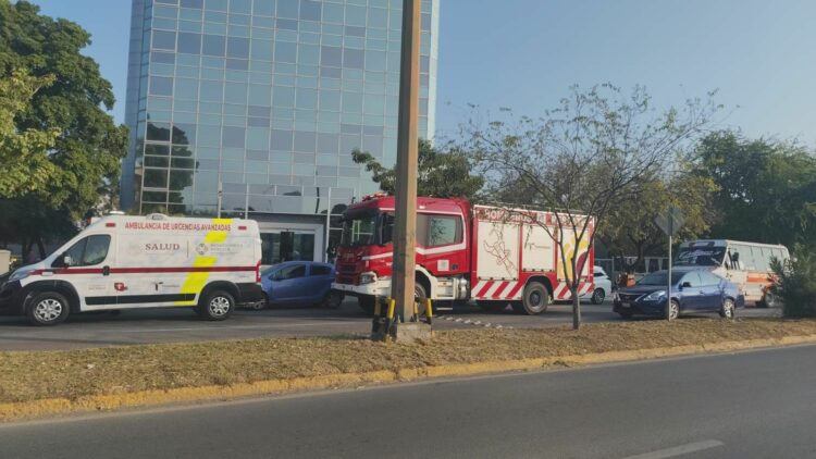 “Infierno en la Torre”…gubernamental de Cd. Victoria; 12 atrapados en uno de los elevadores