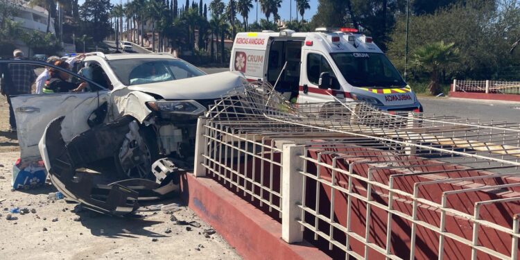 Accidente frente al Santuario de Guadalupe deja dos lesionados