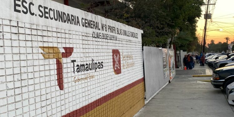 Inició el calvario para padres de familia por inscripciones escolares en Ciudad Victoria