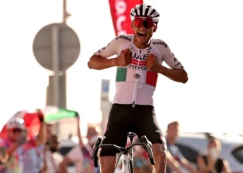 El mexicano Isaac del Toro, virtual campeón del Tour UAE 2026