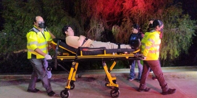 Fuerte accidente en Bulevar Guadalupe Victoria deja a motociclista con fracturas graves