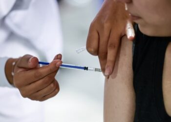 Reitera el ISSSTE llamado a vacunación contra Sarampión, Influenza y COVID