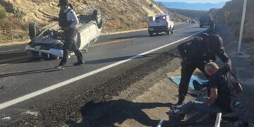 Vuelca automóvil en la carretera Cd. Victoria- San Luis Potosí, tramo Jaumave