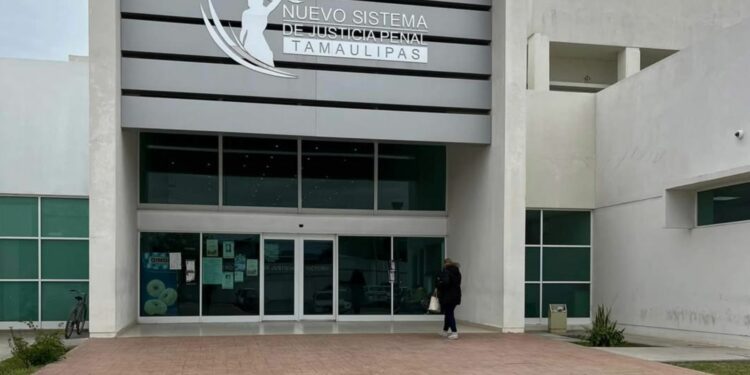 Declaran prófuga de la justicia a ex Secretaria del gobierno de Cabeza de Vaca