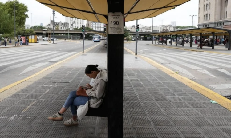 Huelga general paraliza Argentina por reforma laboral