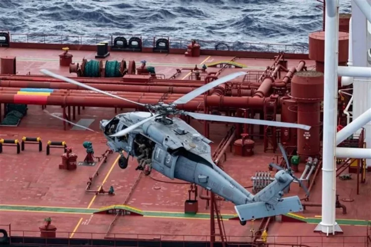 Intercepta EU petrolero “Veronica III” en océano Índico